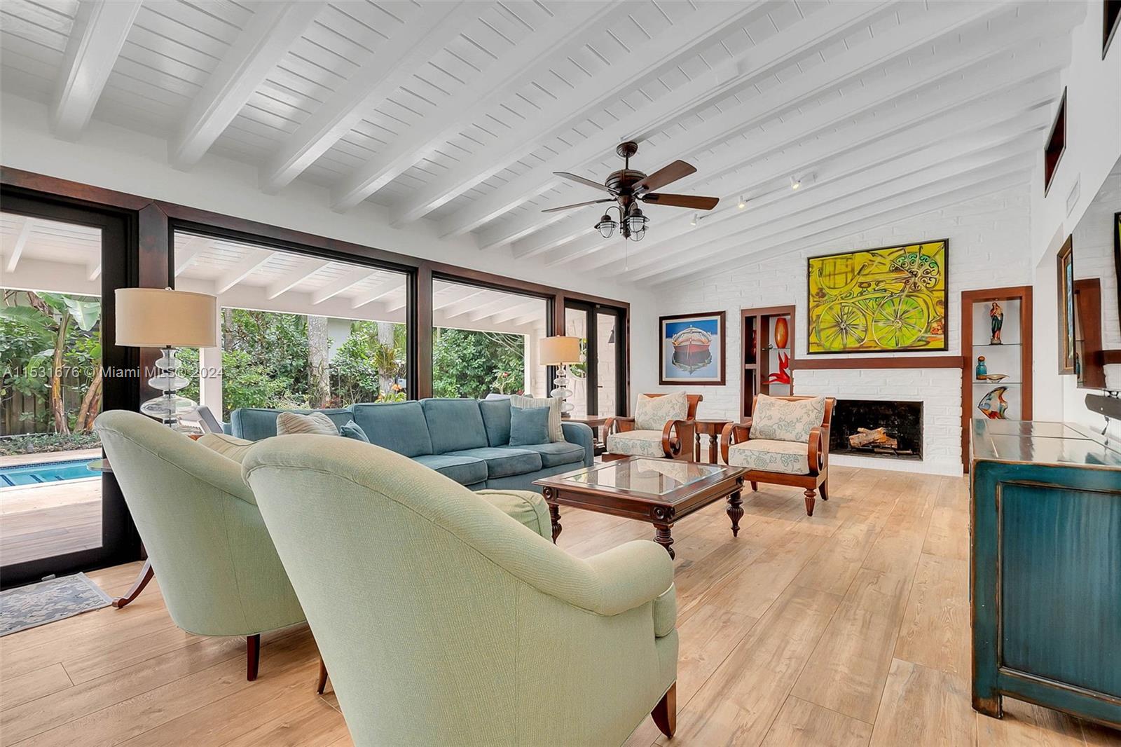 PINECREST VILLAS - Residential