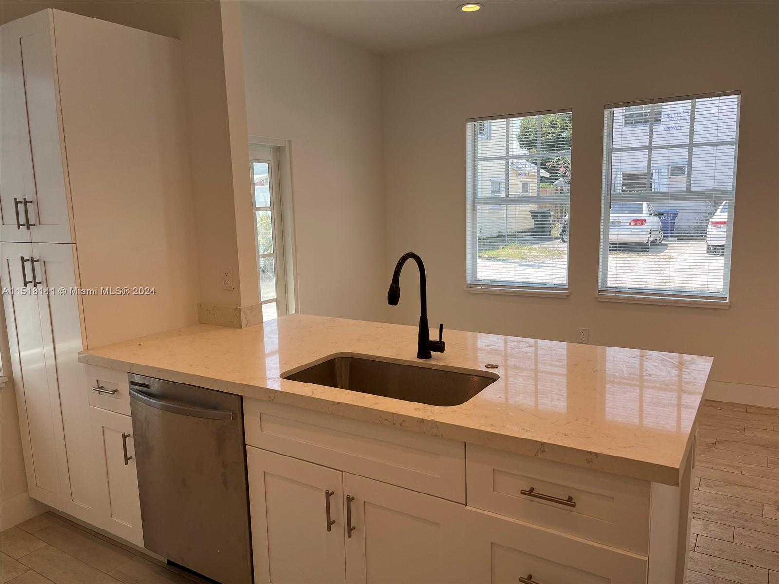 LAKE WORTH TOWN OF - Residential Lease
