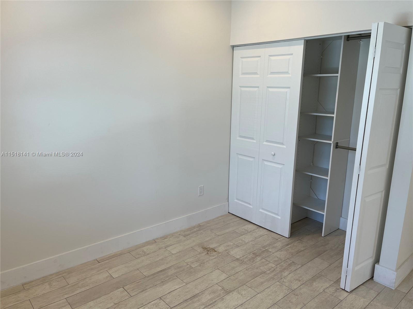 LAKE WORTH TOWN OF - Residential Lease