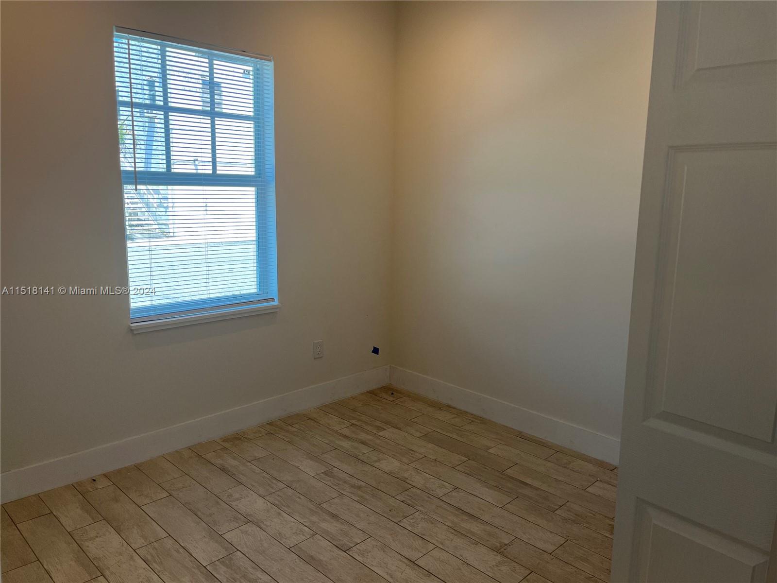 LAKE WORTH TOWN OF - Residential Lease
