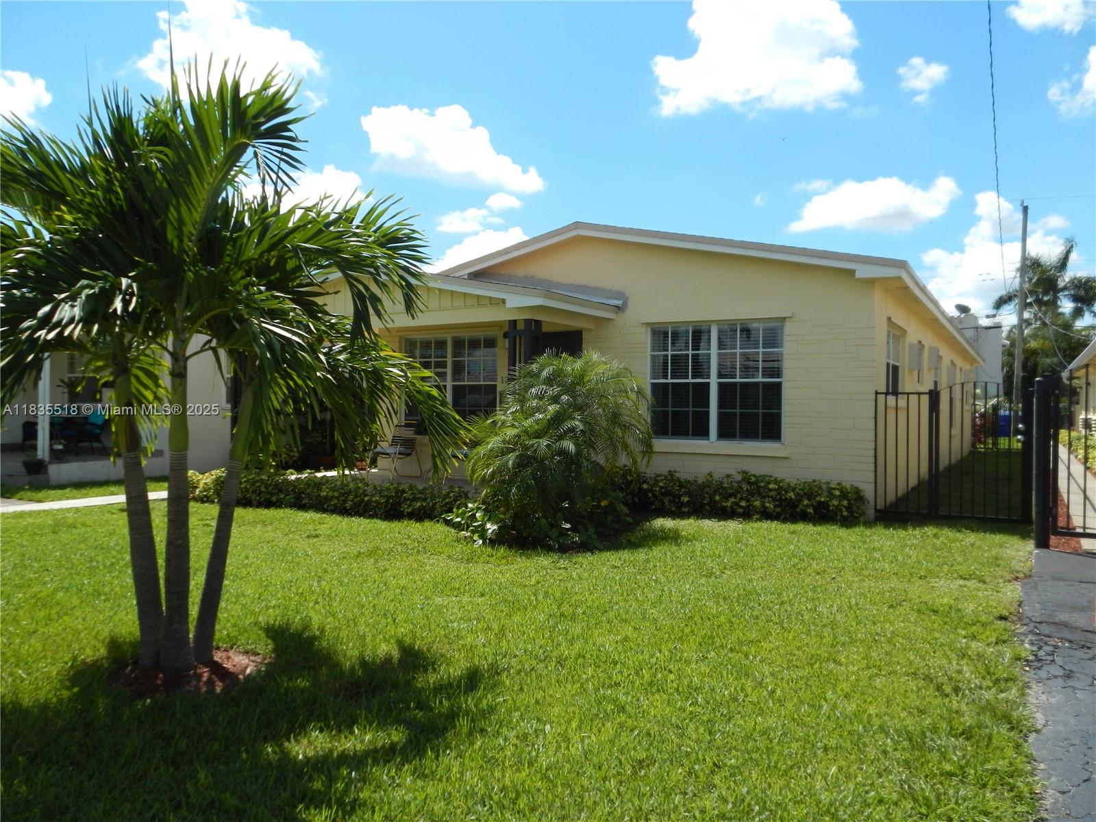 Very bright large 1/1 totally remodeled, can make a 2 bedroom. Newer electric stove, refrigerator, washer/dryer in the unit, quartz countertop. Freshly painted in neutral color, all tiled, lots of lights. Private patio terrace for you to enjoy. Very easy to show. Call owner for showing.