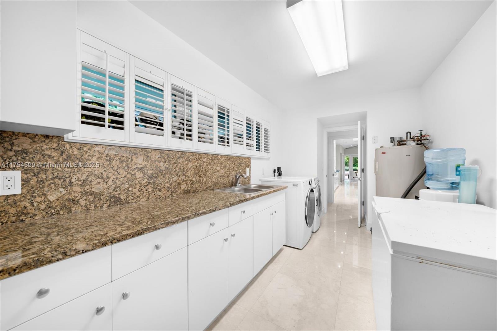 GABLES ESTS NO 4 - Residential