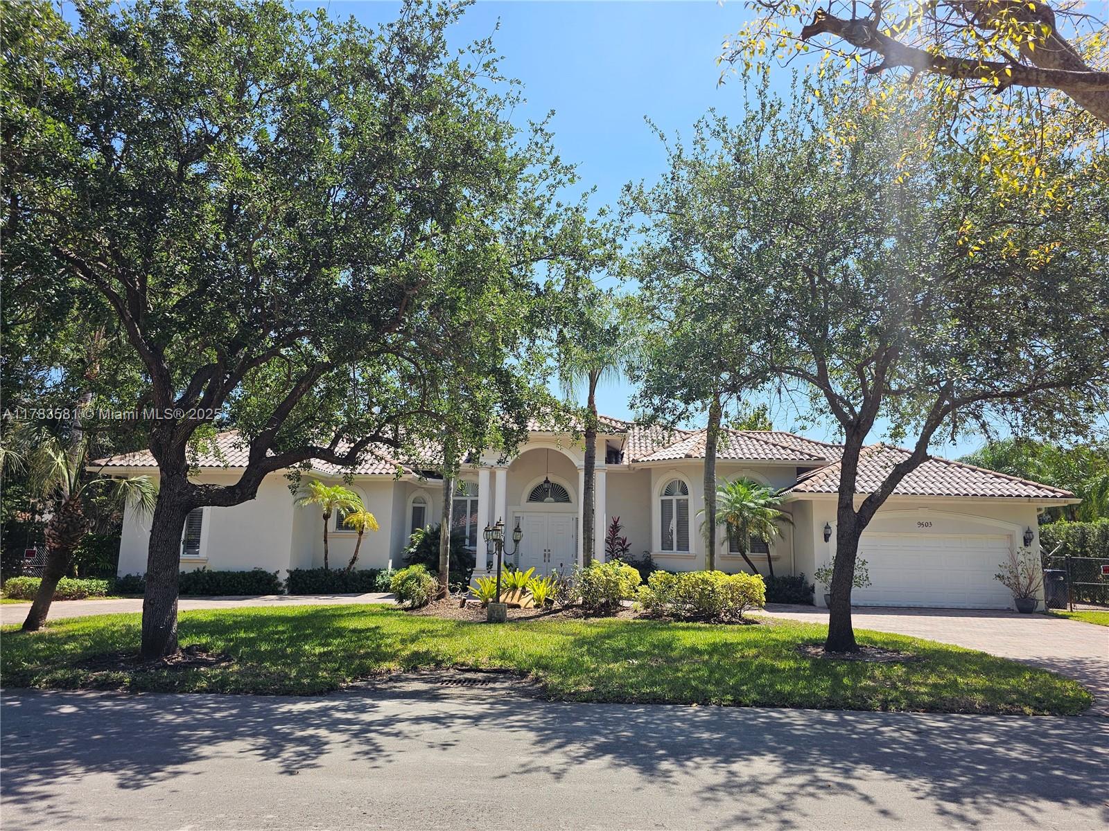 Rental Property at 9503 Sw 89th Pl, Miami, Broward County, Florida - Bedrooms: 5 
Bathrooms: 4  - $11,000 MO.