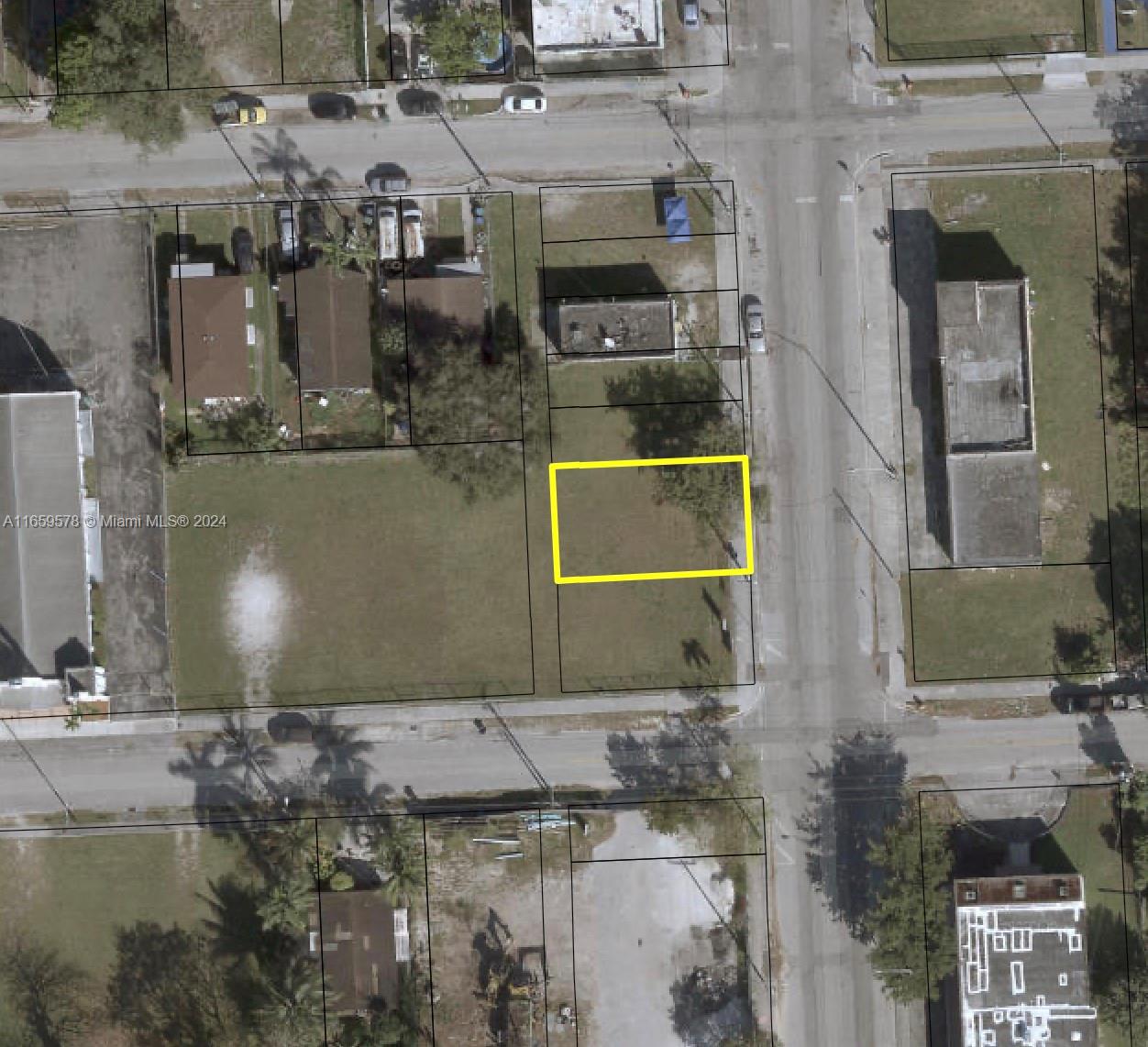 his 2,800 sq ft vacant lot is zoned BU-2, offering exceptional potential for commercial development in a high-demand area. Ideal for a range of business ventures, the BU-2 zoning allows for retail establishments, service businesses, and other commercial uses, making this an excellent investment for developers, entrepreneurs, or business owners looking to establish a presence in a growing market.
located near major roadways and surrounded by thriving commercial activity, this lot provides maximum visibility and easy access, ensuring a steady flow of customers and clients. Whether you’re looking to build a retail storefront, office space, or a mixed-use commercial property, this lot offers the perfect foundation to turn your vision into reality.
