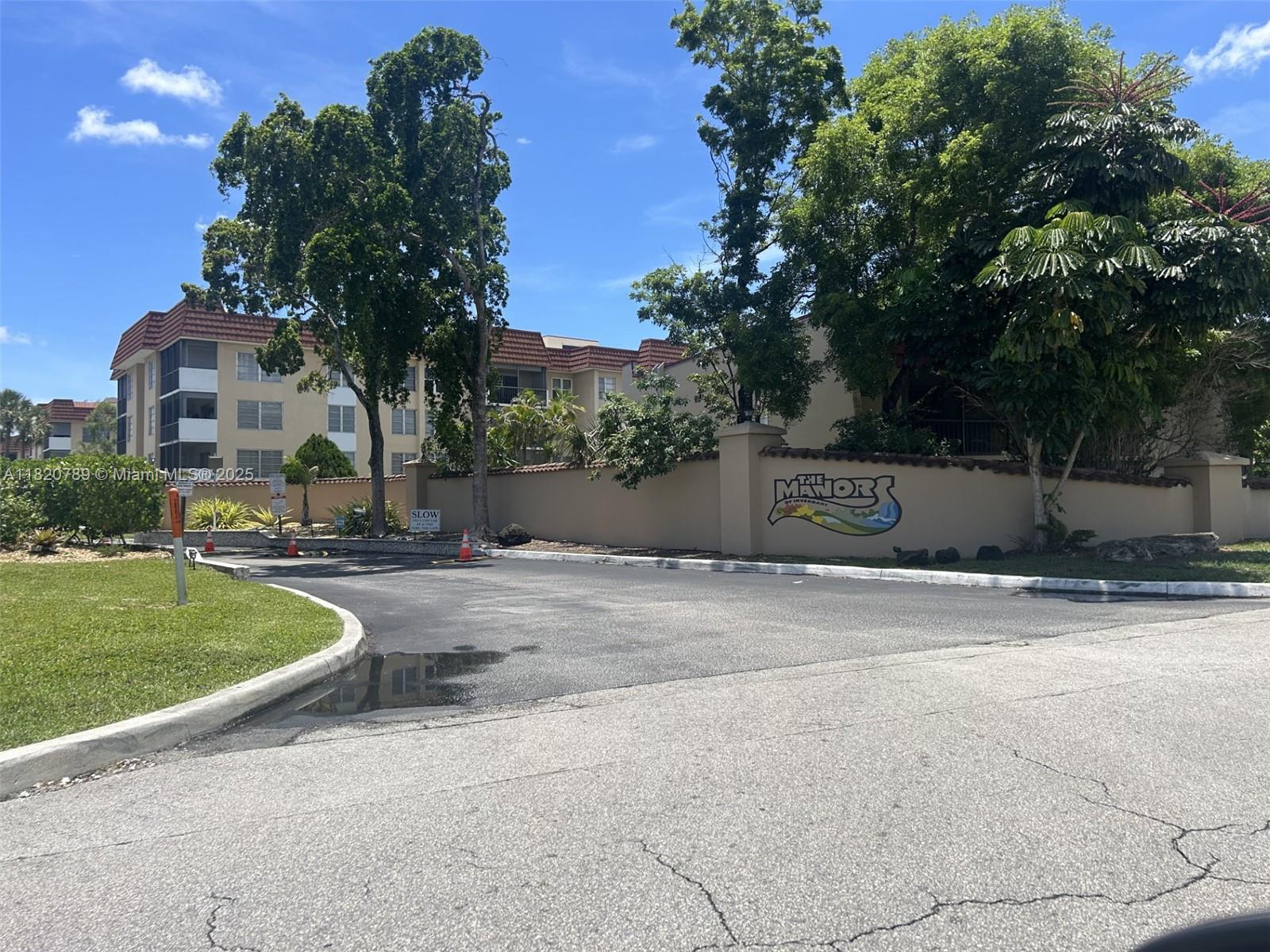 Rental Property at 4168 Inverrary Dr 404, Lauderhill, Miami-Dade County, Florida - Bedrooms: 2 
Bathrooms: 2  - $1,875 MO.