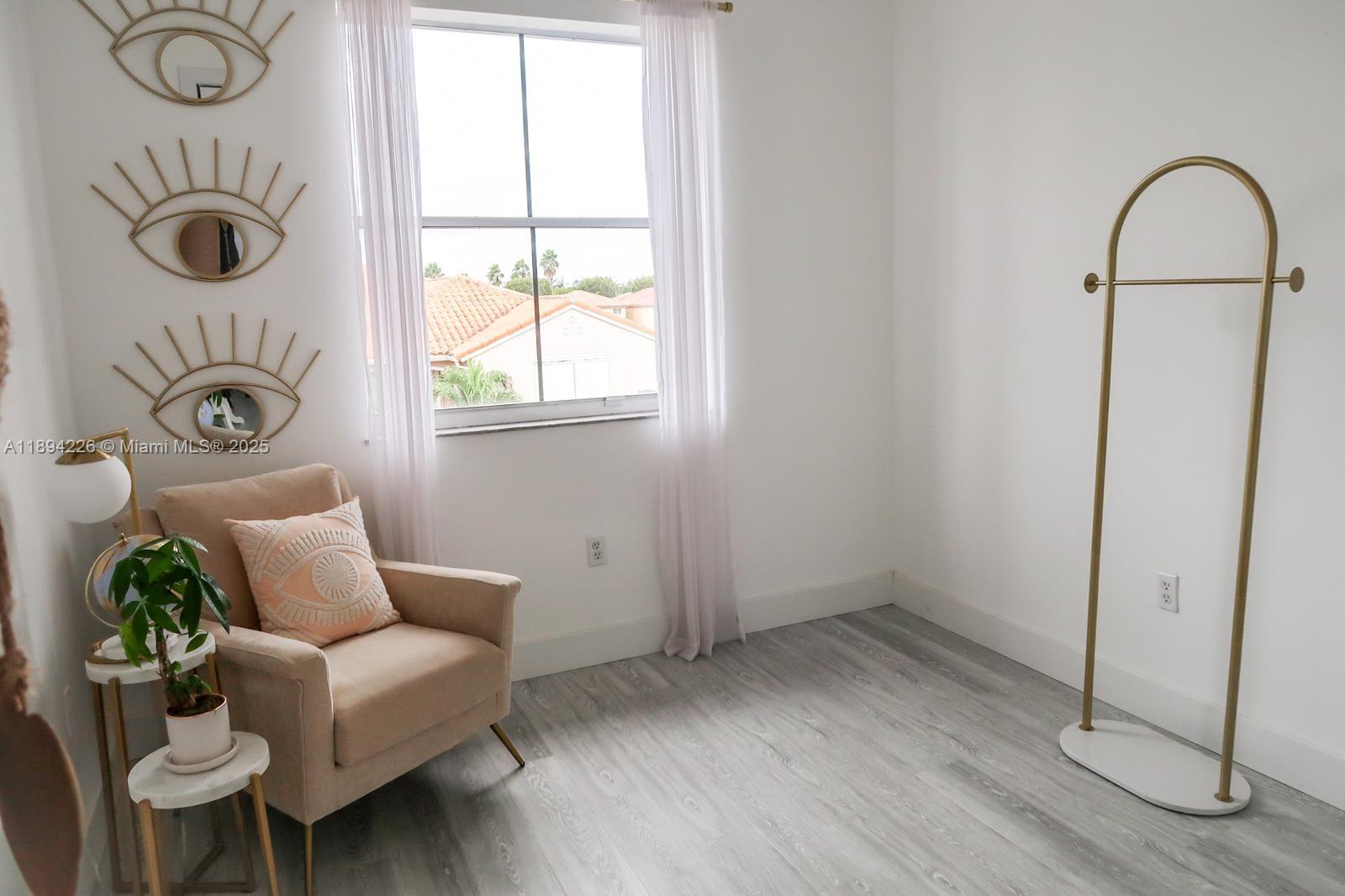 THE COURTS AT DORAL ISLES - Residential Lease