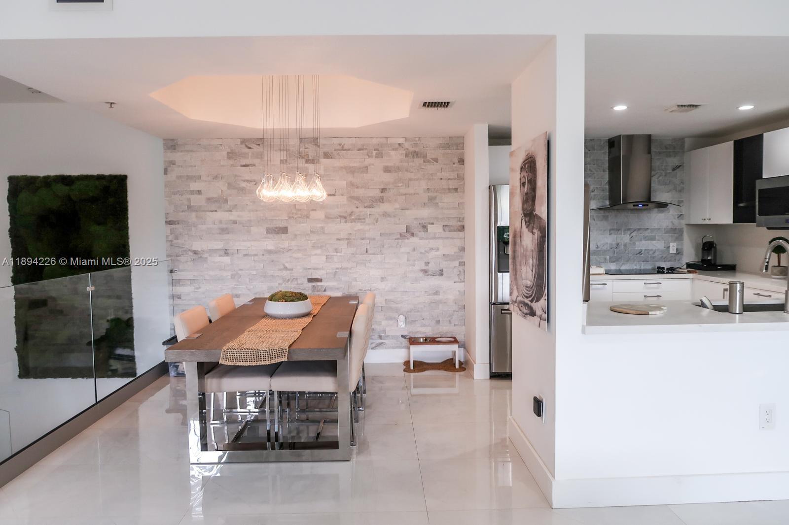 THE COURTS AT DORAL ISLES - Residential Lease