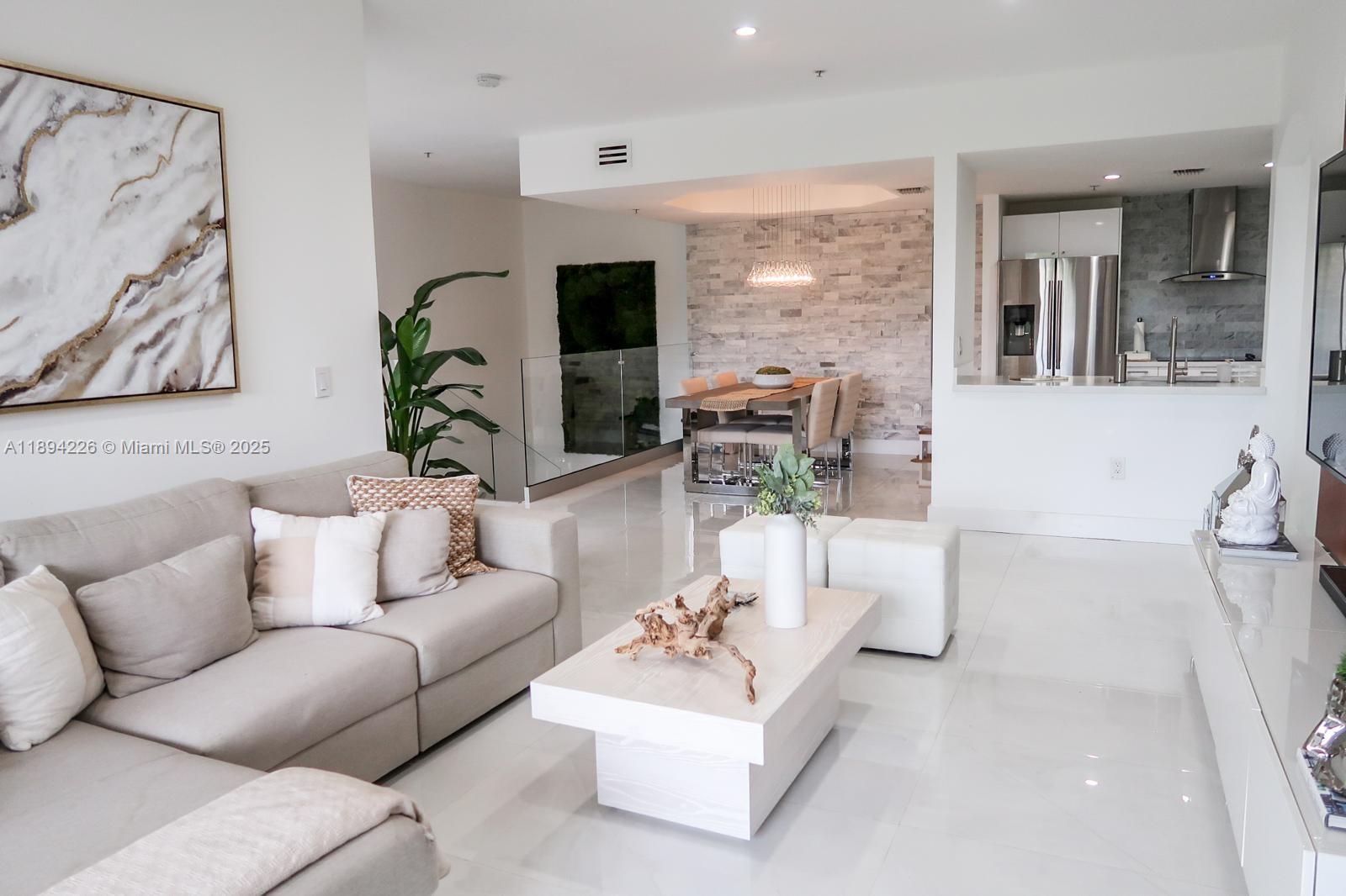 THE COURTS AT DORAL ISLES - Residential Lease