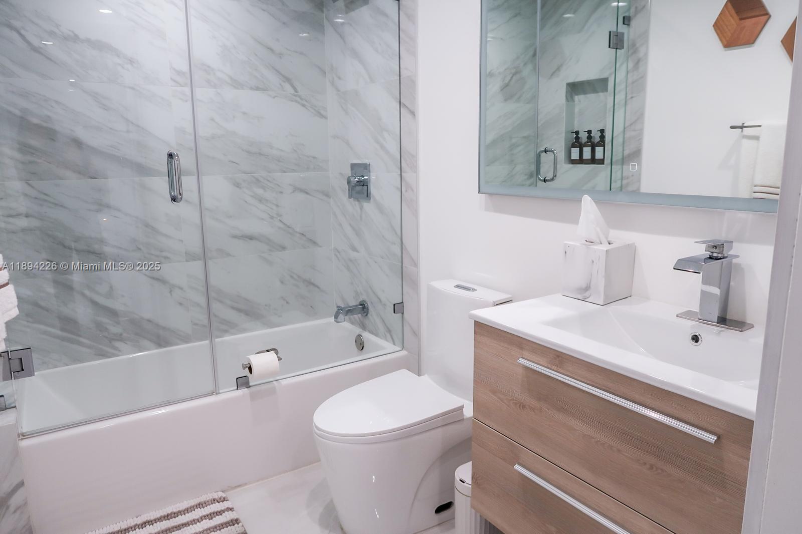 THE COURTS AT DORAL ISLES - Residential Lease
