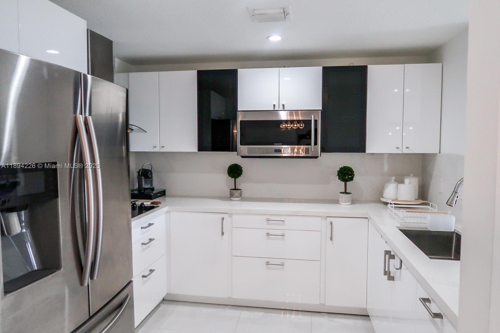 THE COURTS AT DORAL ISLES - Residential Lease