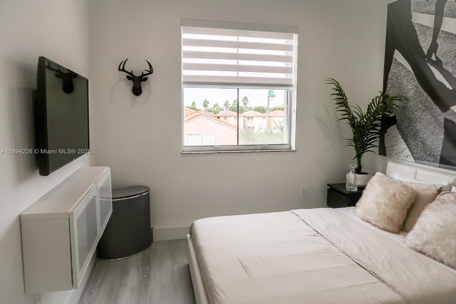 THE COURTS AT DORAL ISLES - Residential Lease