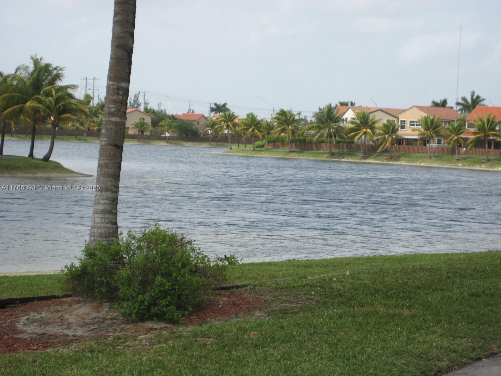 TAMIAMI LAKES SEC 5 - Residential Lease