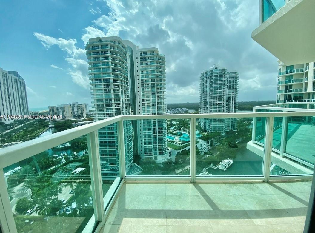 ST TROPEZ ON THE BAY 1 CO - Residential Lease