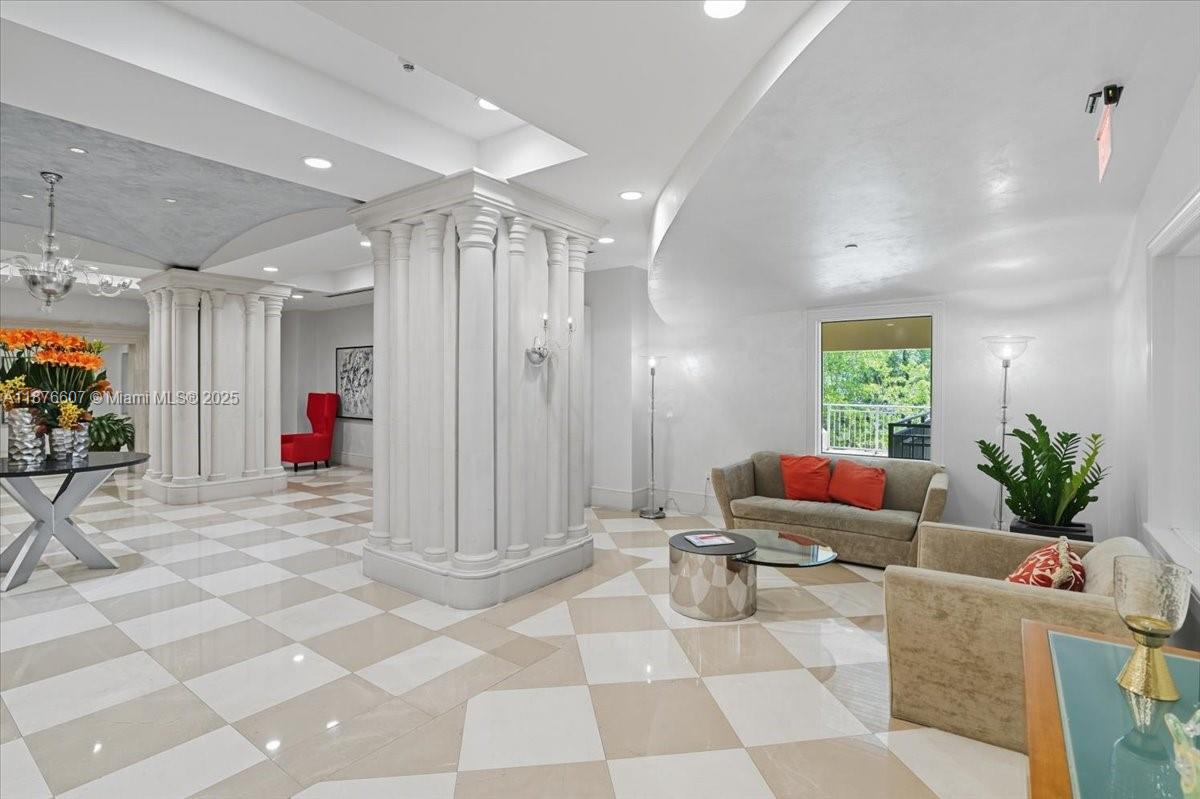 ST TROPEZ ON THE BAY 1 CO - Residential Lease