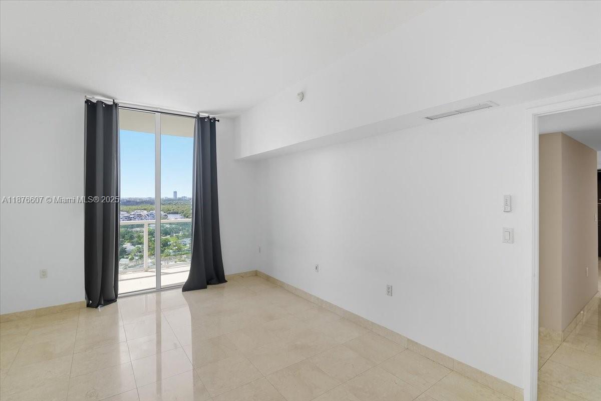 ST TROPEZ ON THE BAY 1 CO - Residential Lease