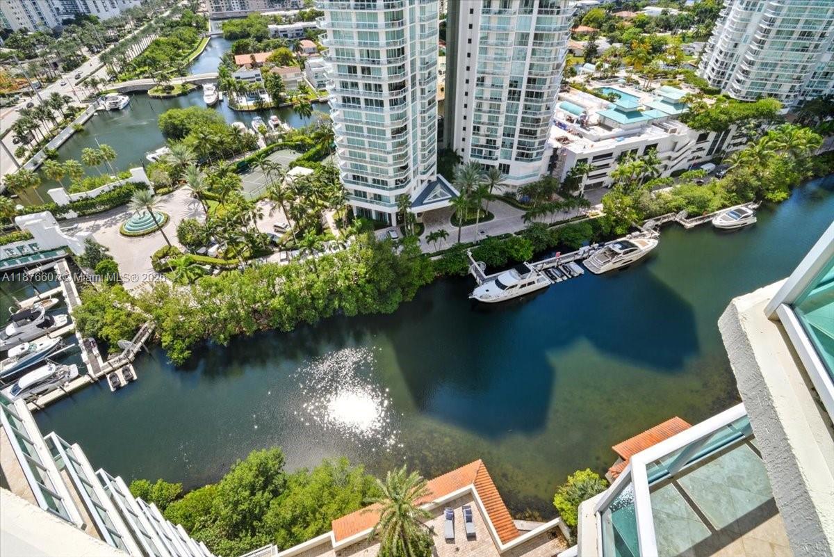 ST TROPEZ ON THE BAY 1 CO - Residential Lease