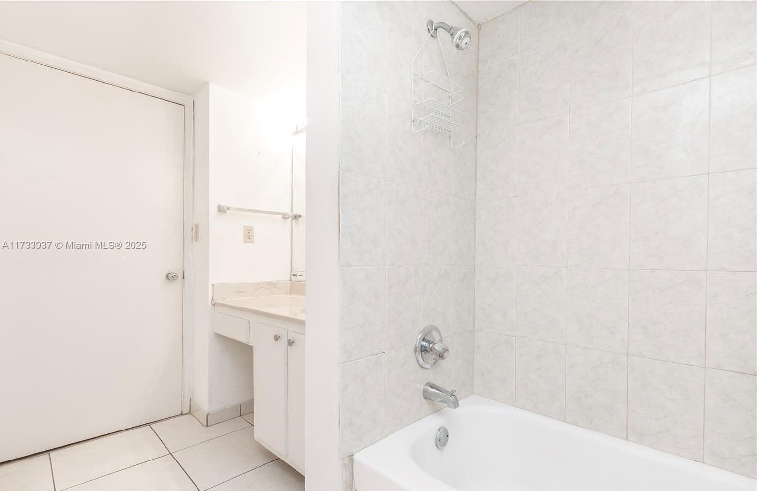 WINSTON TOWERS 600 CONDO - Residential