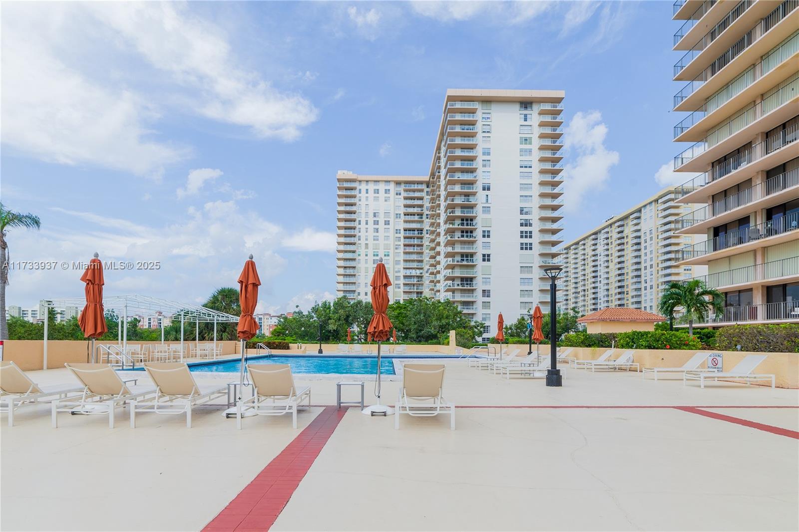 WINSTON TOWERS 600 CONDO - Residential