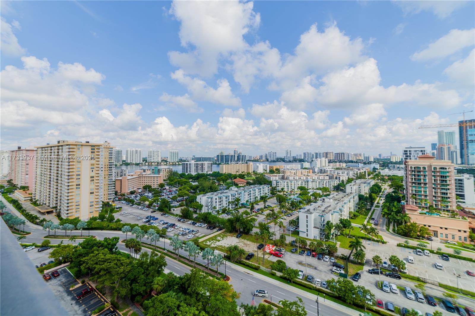WINSTON TOWERS 600 CONDO - Residential