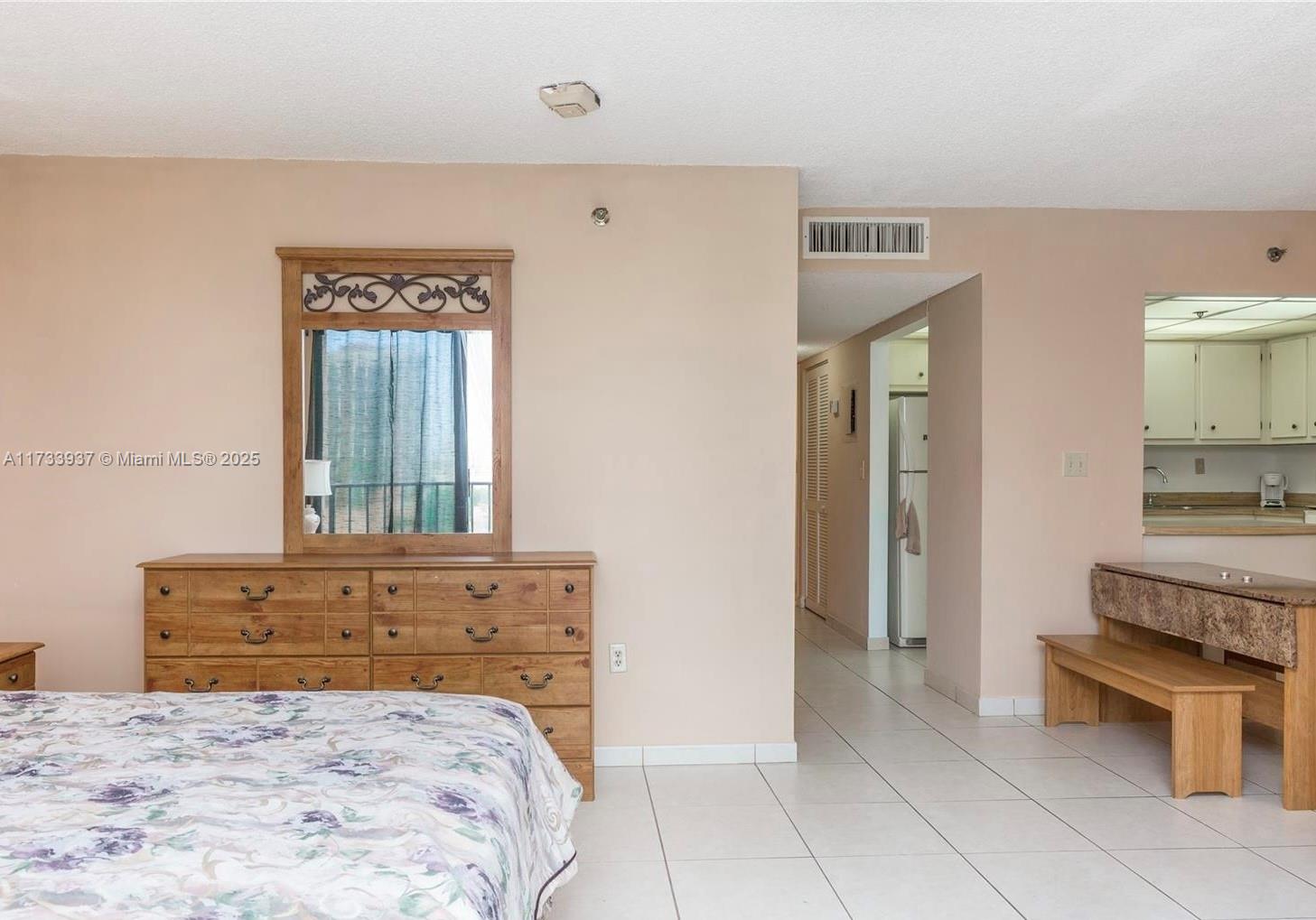 WINSTON TOWERS 600 CONDO - Residential