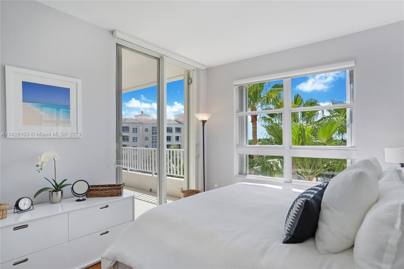 Key Biscayne, Florida 33149, United States, 2 Bedrooms Bedrooms, ,2 BathroomsBathrooms,Residential,Active,71523