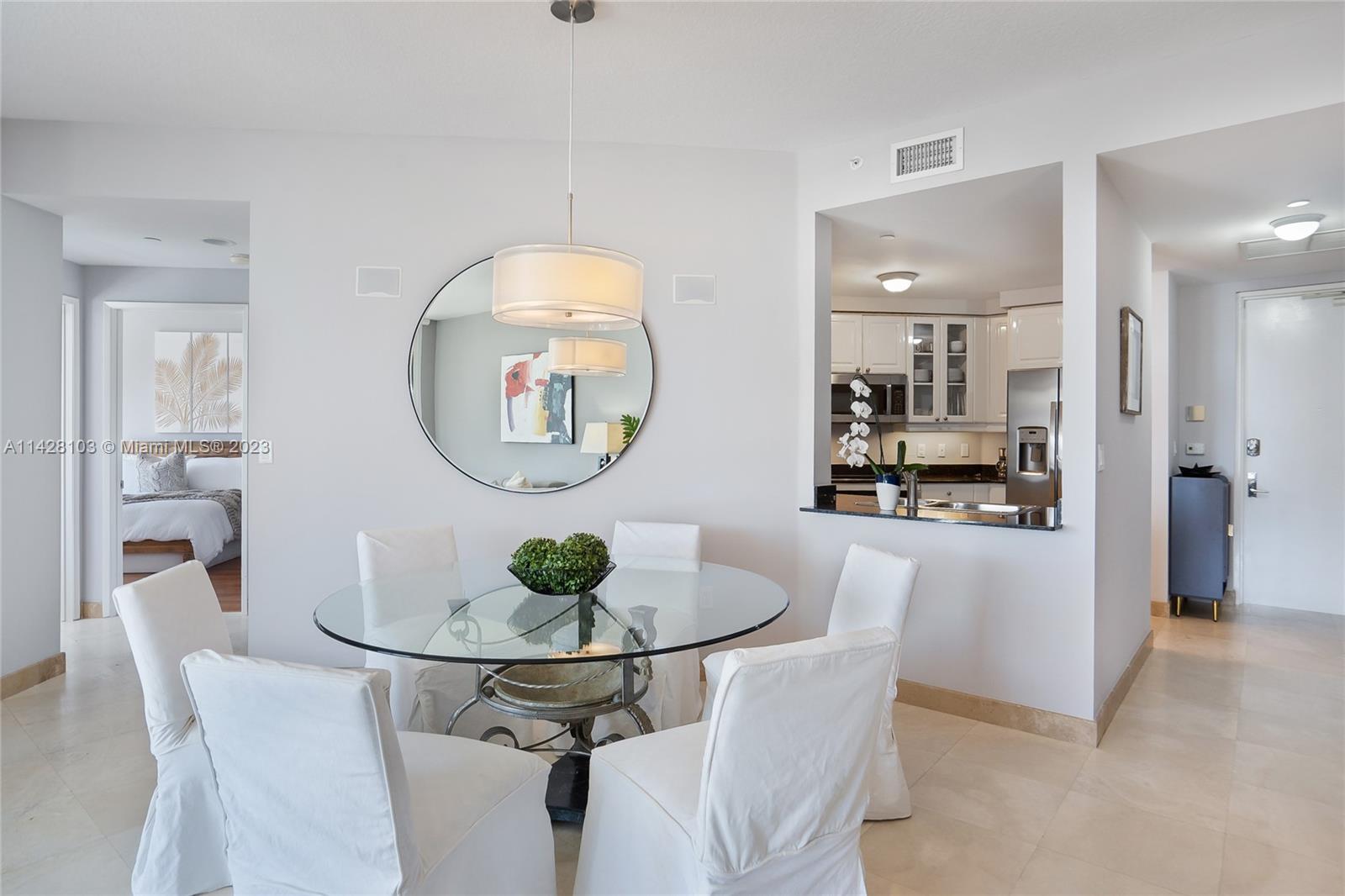 Key Biscayne, Florida 33149, United States, 2 Bedrooms Bedrooms, ,2 BathroomsBathrooms,Residential,Active,71523