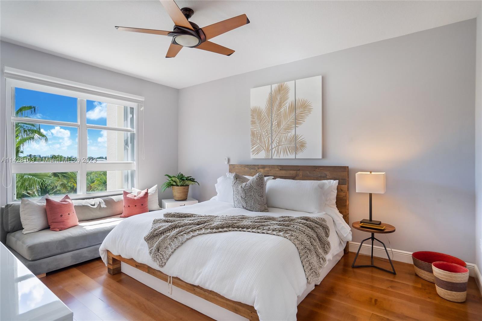 Key Biscayne, Florida 33149, United States, 2 Bedrooms Bedrooms, ,2 BathroomsBathrooms,Residential,Active,71523