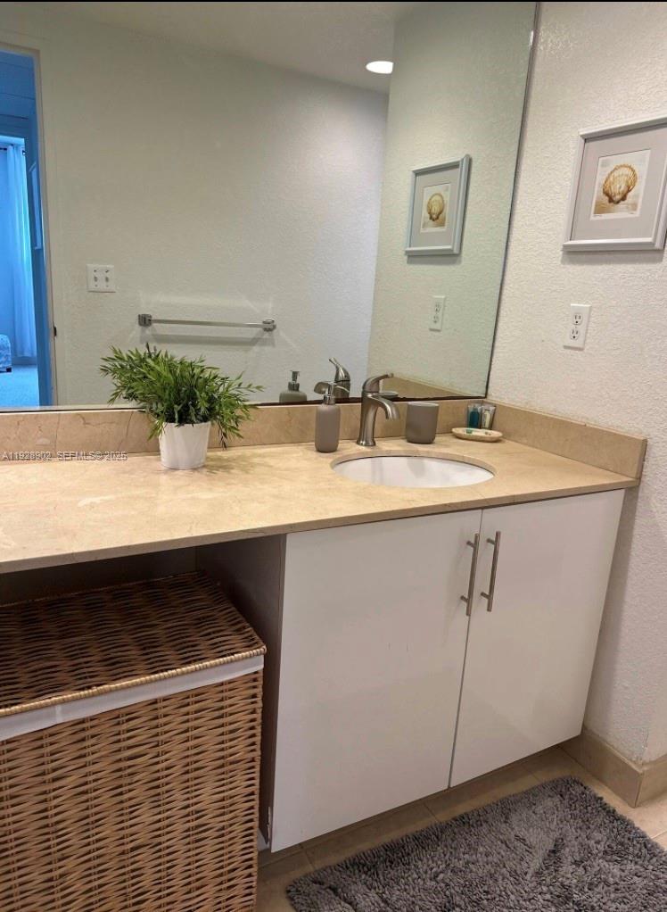 SIAN OCEAN RESIDENCES CON - Residential Lease