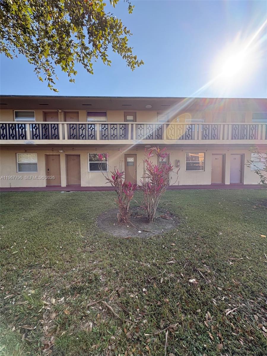 TROPICAL MANOR CONDO - Residential