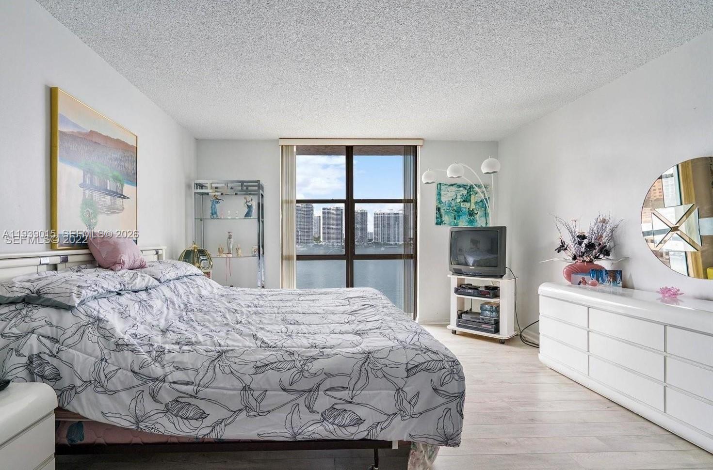 FAIRVIEW HOUSE CONDO - Residential