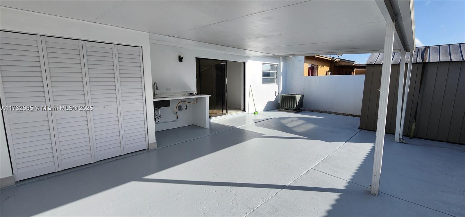 ROYALE GREEN TOWNHOUSE SE - Residential