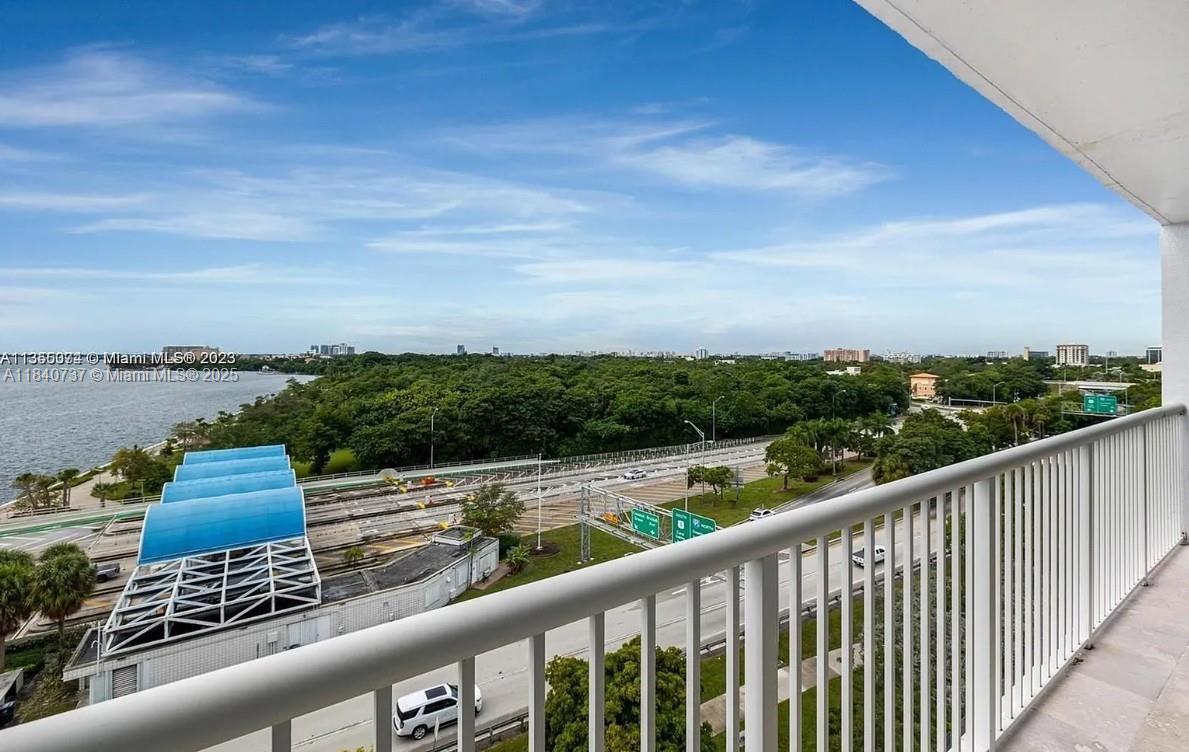 BRICKELL BISCAYNE CONDO - Residential Lease