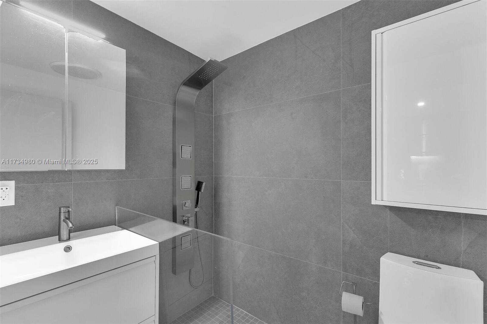 Rock Harbor Manor - Residential