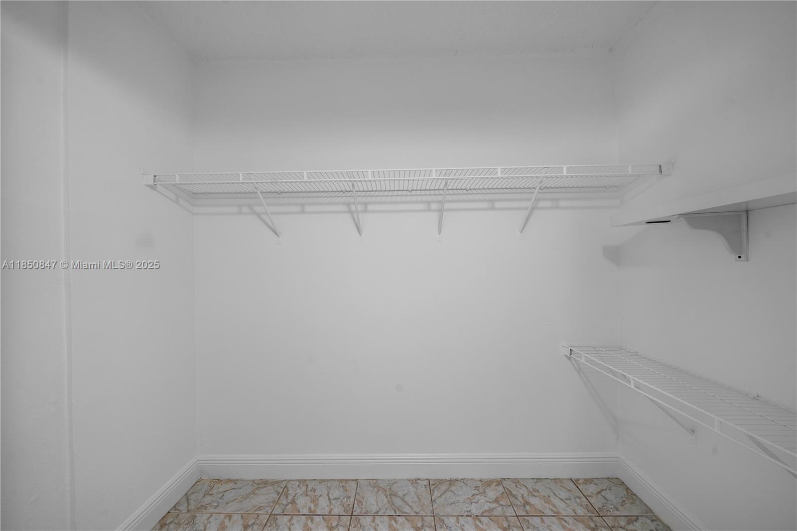 BLEAU GROTTO CONDO - Residential