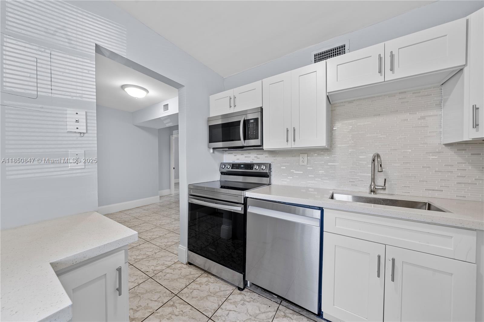 BLEAU GROTTO CONDO - Residential