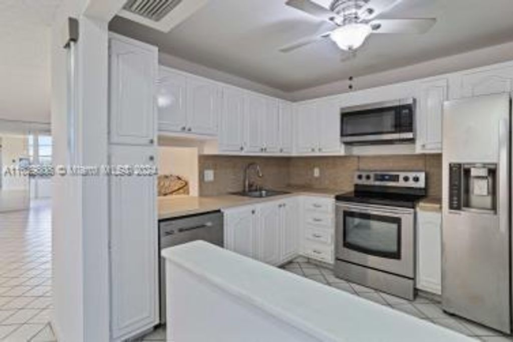 Photo of 330 NE 26th Ave #4160, Boynton Beach, FL 33435 (MLS # A11639808)