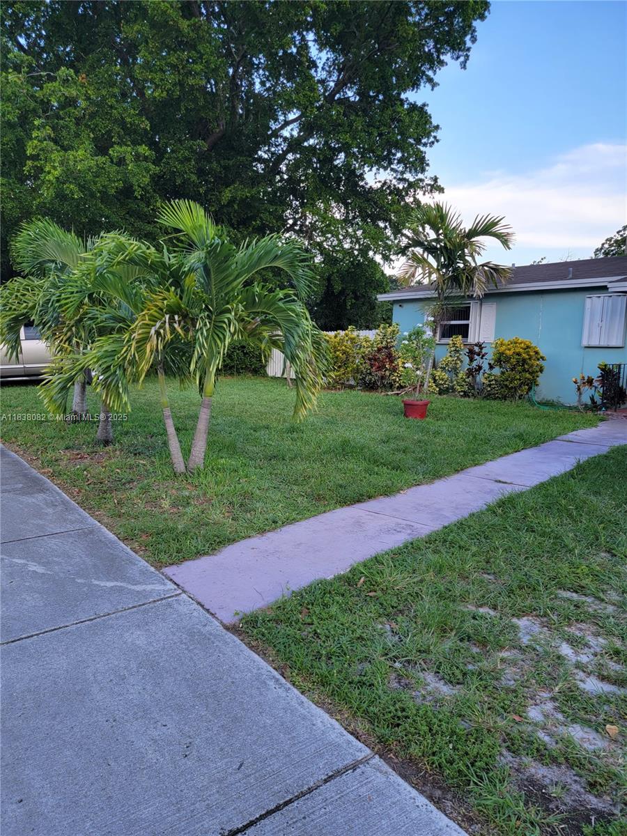 1760 NW 135th St
