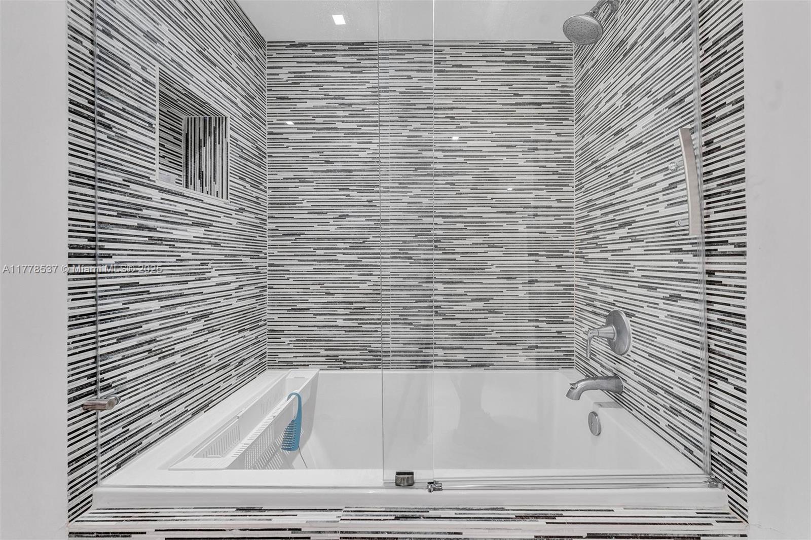 GALLEON CONDO - Residential Lease