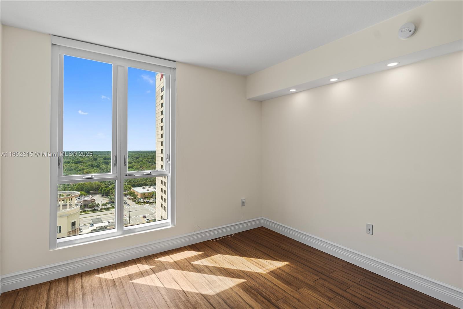 METROPOLIS I AT DADELAND - Residential Lease