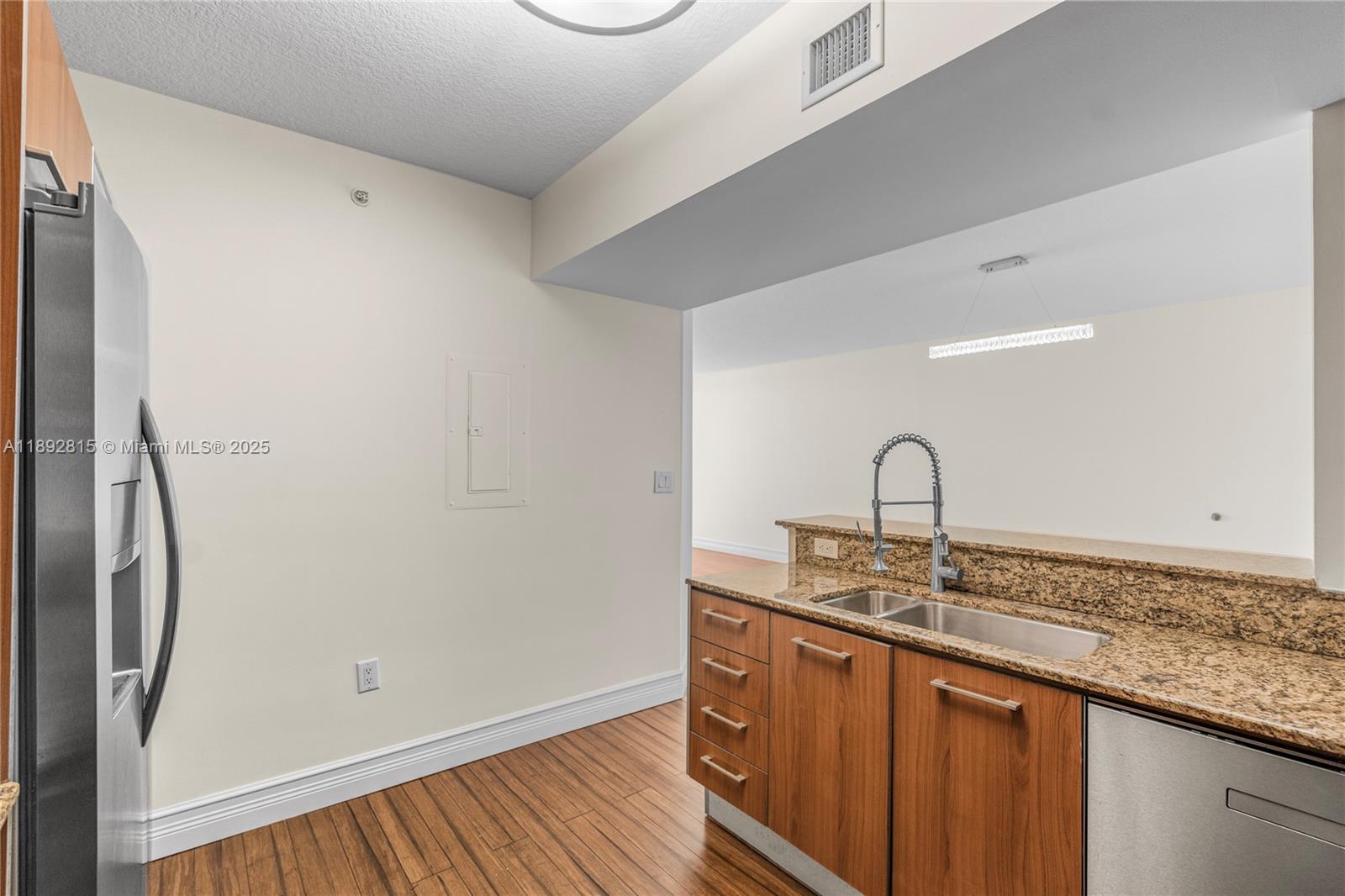 METROPOLIS I AT DADELAND - Residential Lease