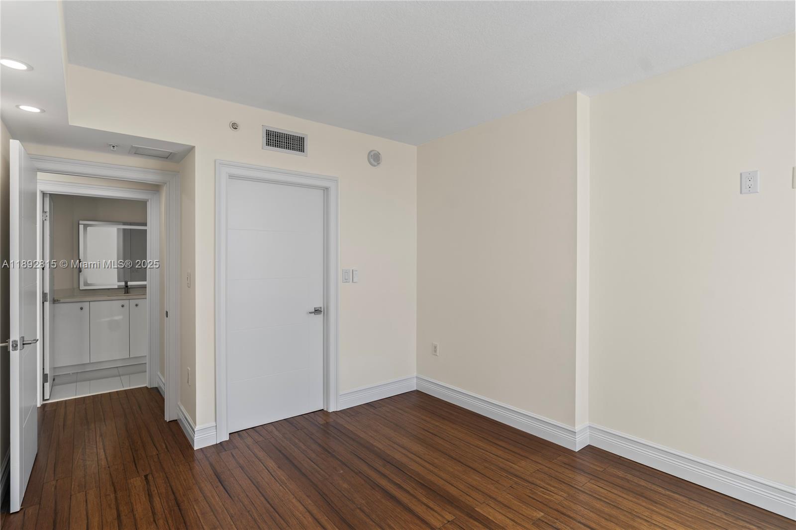 METROPOLIS I AT DADELAND - Residential Lease