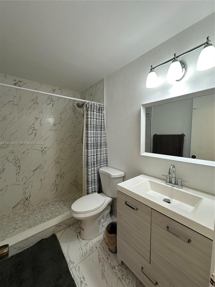 HIALEAH 9TH ADDN - Residential