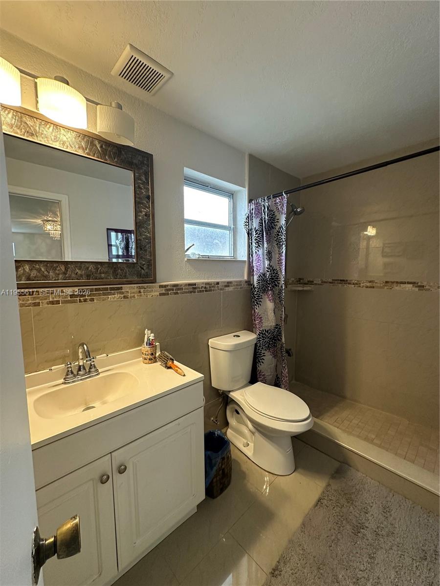 HIALEAH 9TH ADDN - Residential