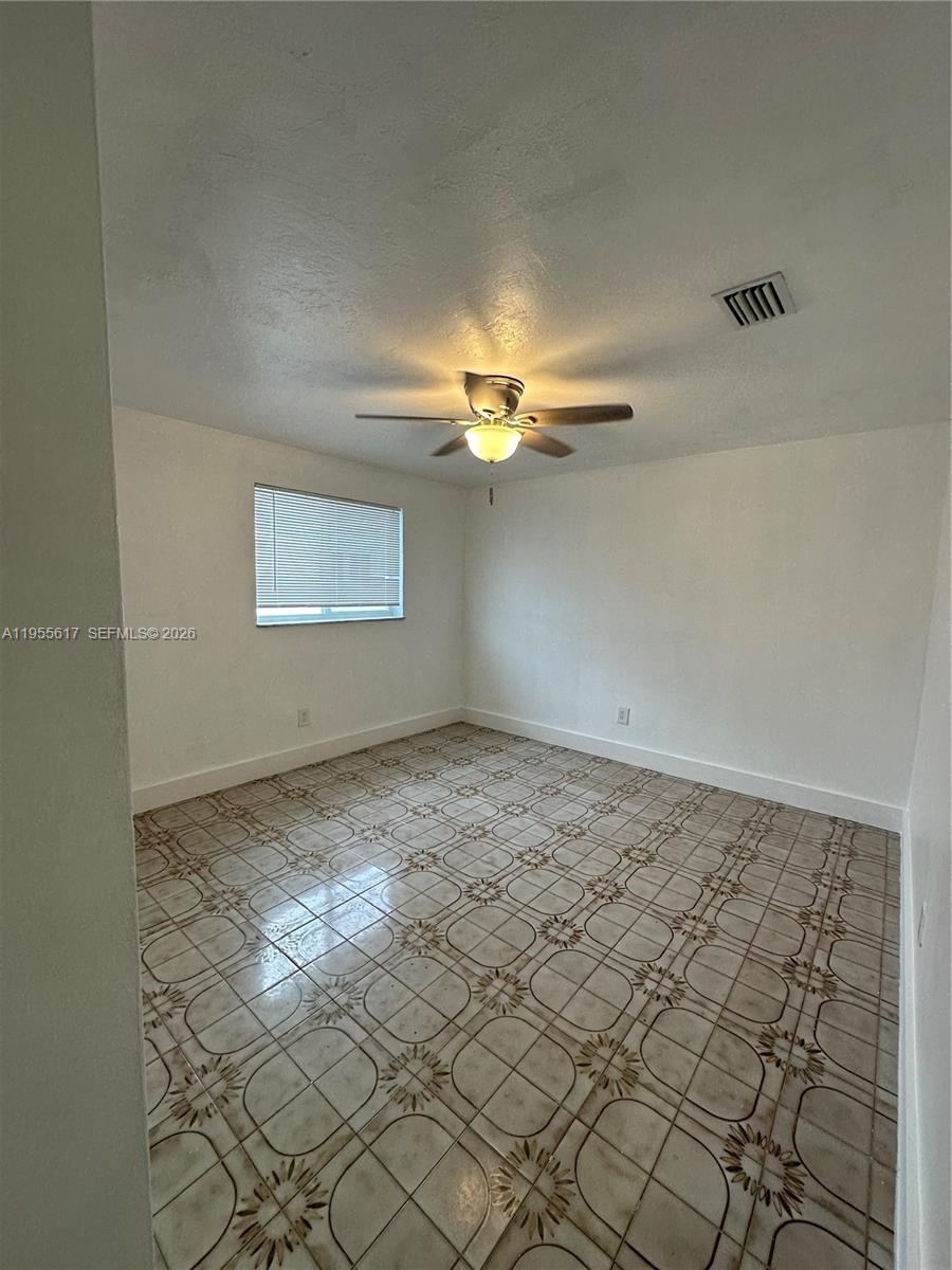 HIALEAH 9TH ADDN - Residential