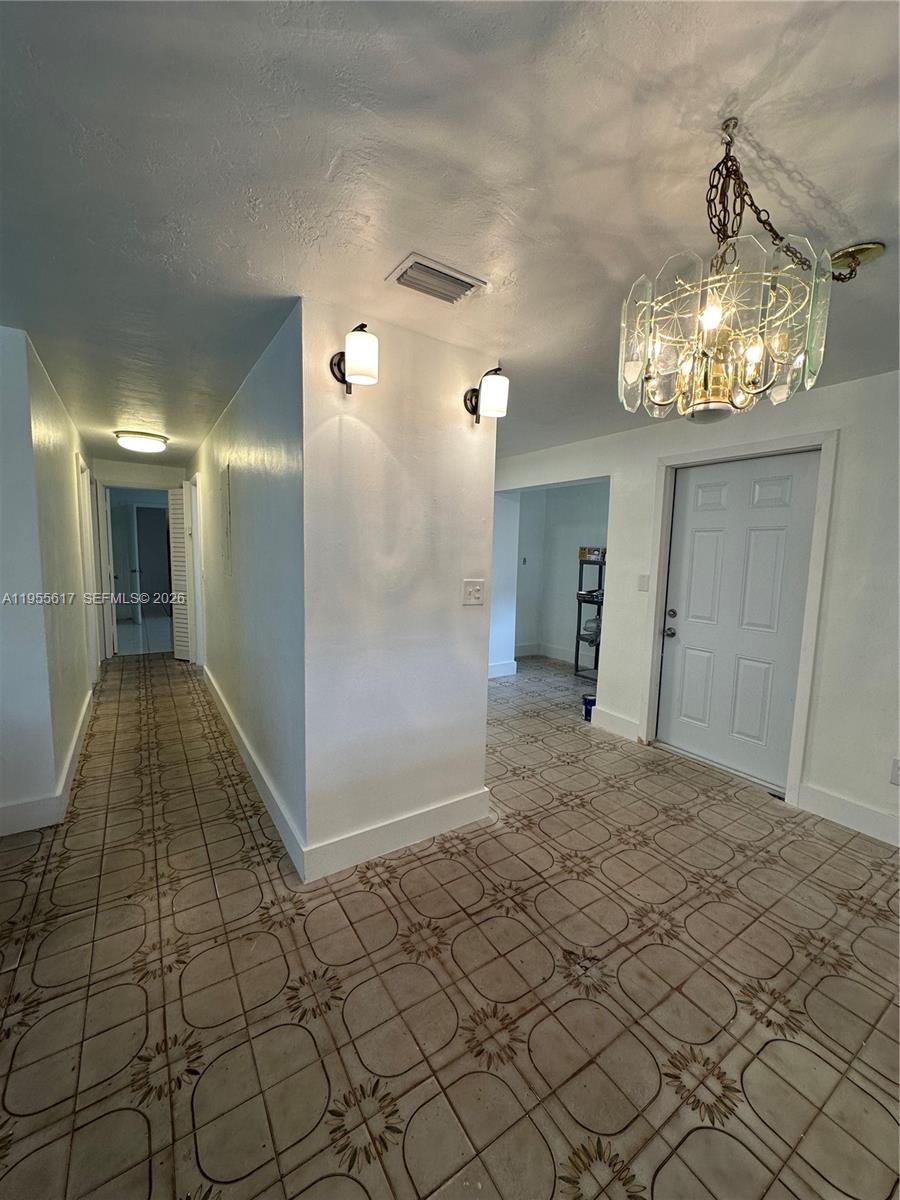 HIALEAH 9TH ADDN - Residential