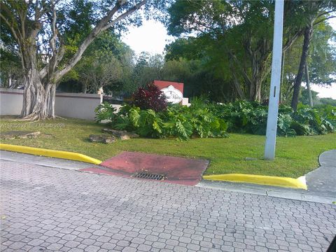 9215 SW 141st Pl 9215 Miami FL 33186