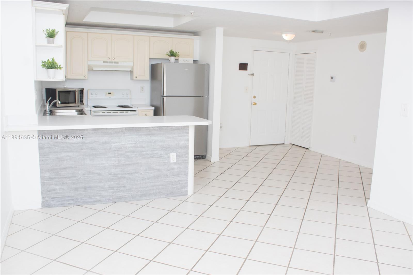 CORAL PLAZA OF MIAMI COND - Residential Lease