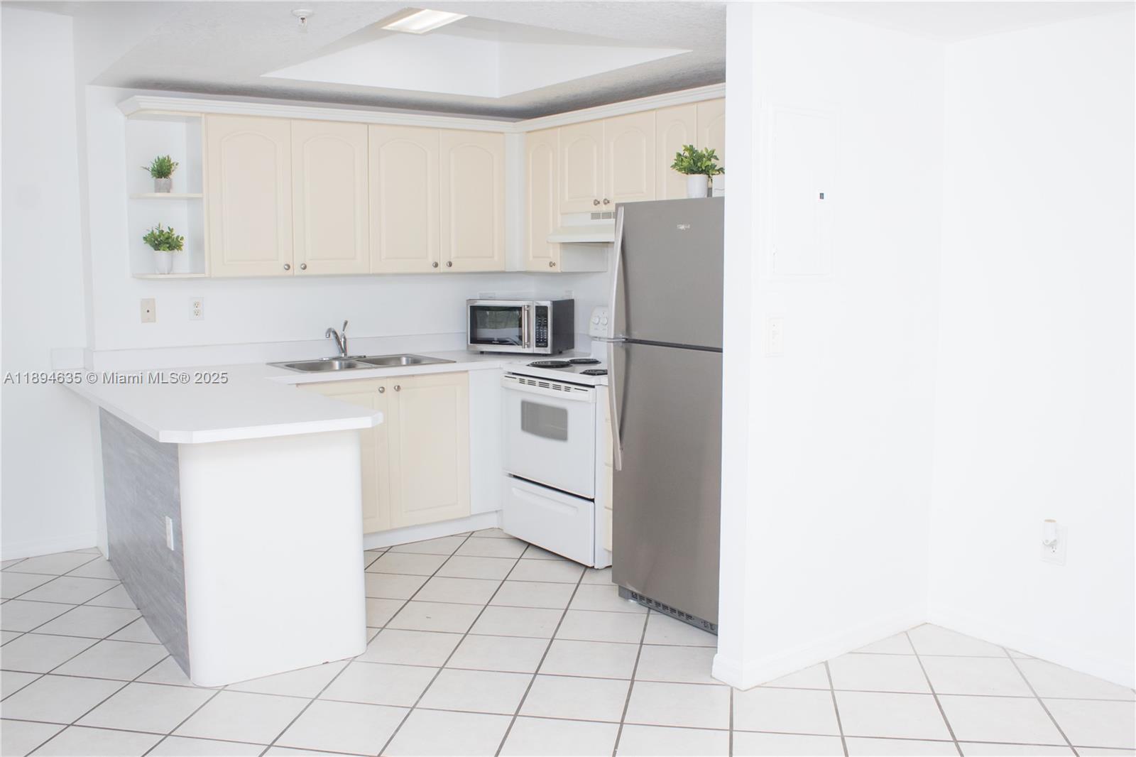 CORAL PLAZA OF MIAMI COND - Residential Lease