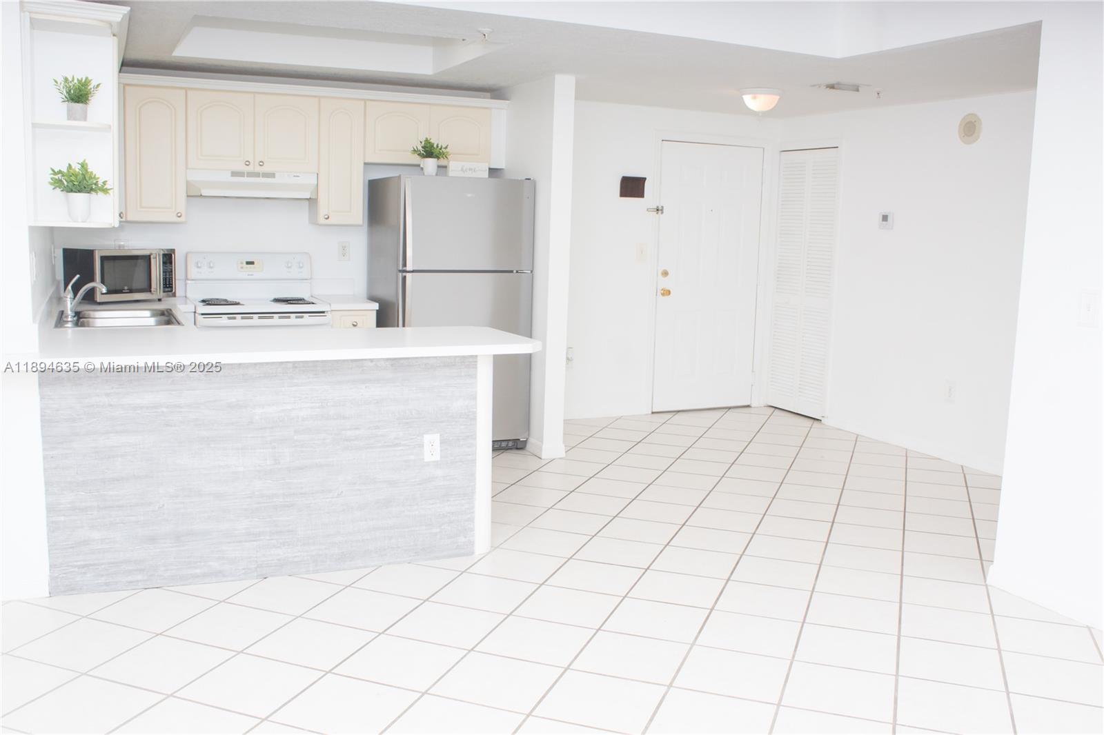 CORAL PLAZA OF MIAMI COND - Residential Lease