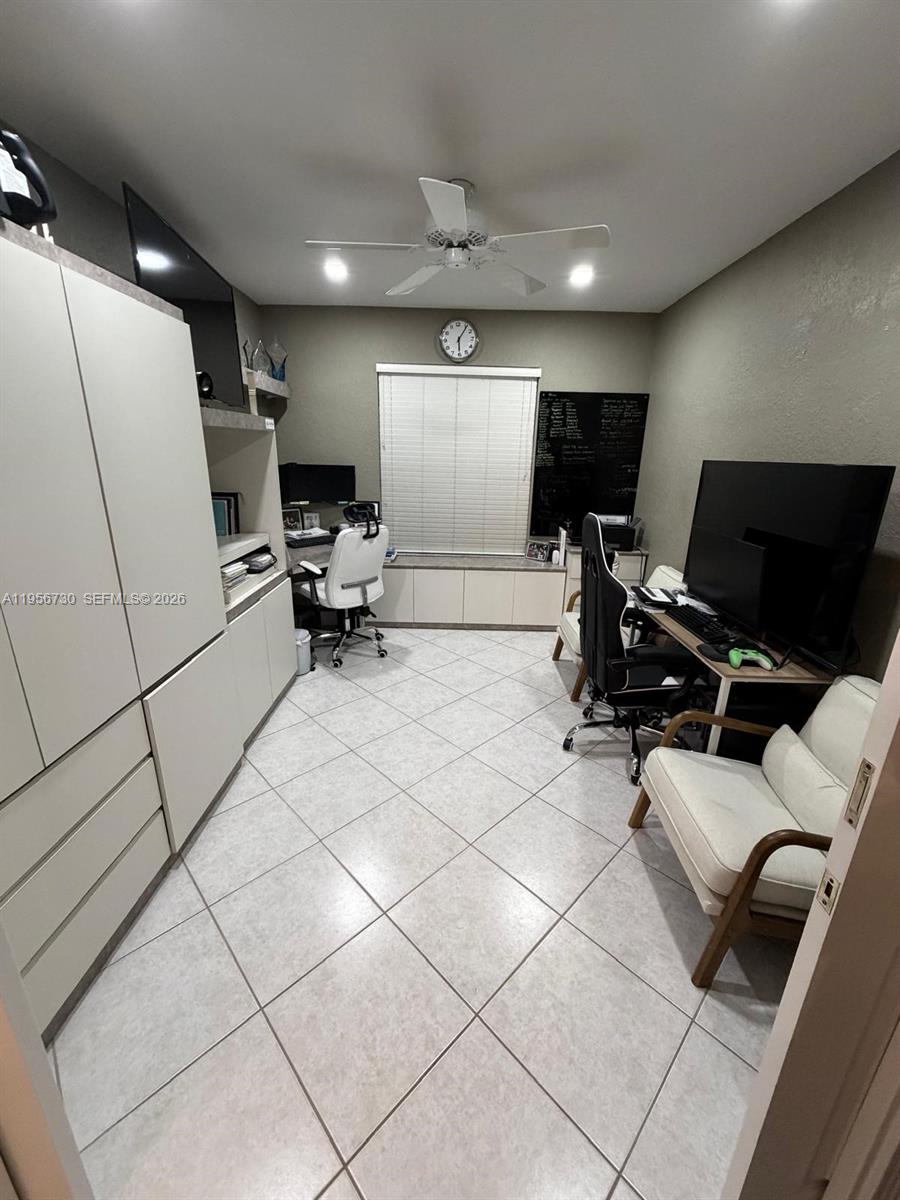 GROVE ISLE - Residential Lease